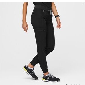 Black FIGS Zamora Joggers small